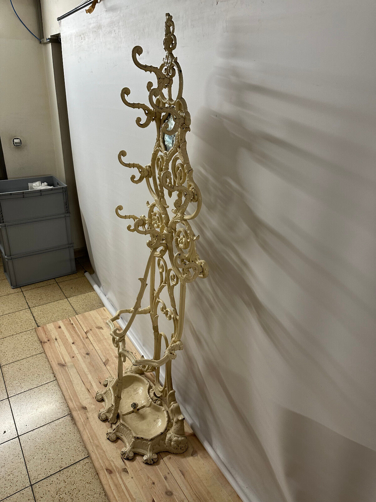 ANTIKE JUGENDSTIL GARDEROBE AUS METALL UM 1910 195cm – Bild 6