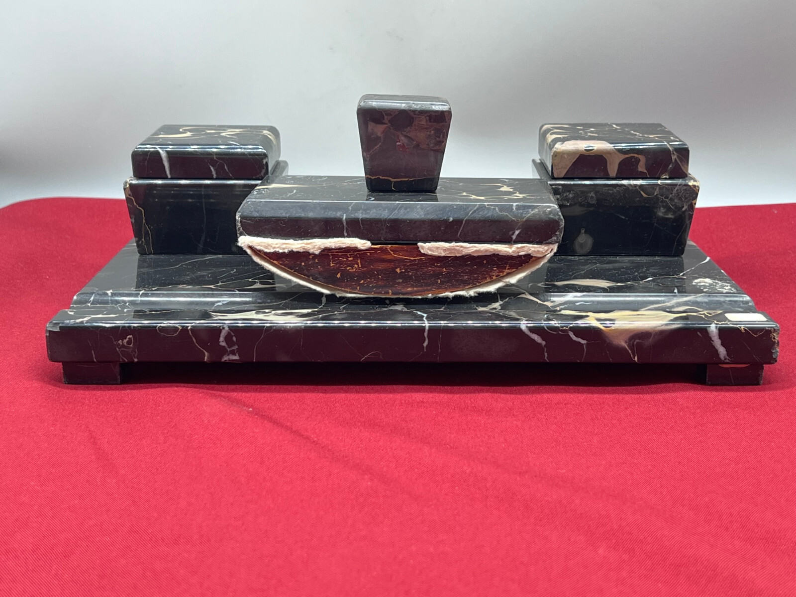 ANTIKE ART DECO SCHREIBTISCH GARNITUR AUS PORTORO MARMOR UM 1920 – Bild 3