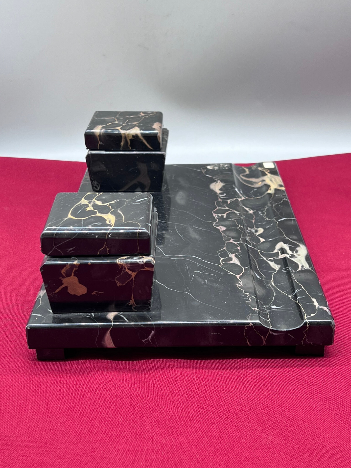 ANTIKE ART DECO SCHREIBTISCH GARNITUR AUS PORTORO MARMOR UM 1920 – Bild 5