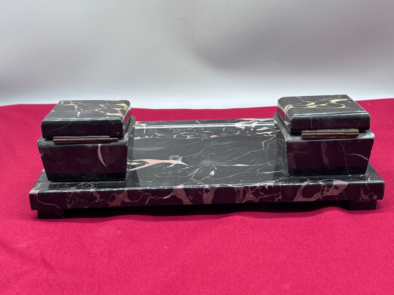 ANTIKE ART DECO SCHREIBTISCH GARNITUR AUS PORTORO MARMOR UM 1920 – Bild 6