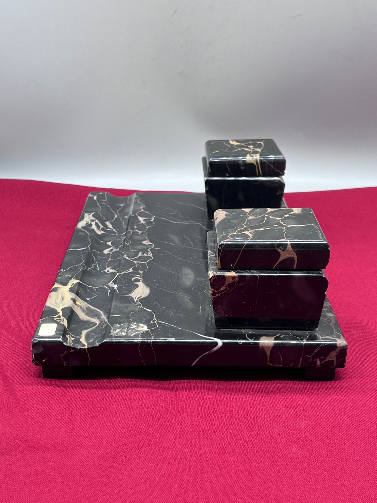 ANTIKE ART DECO SCHREIBTISCH GARNITUR AUS PORTORO MARMOR UM 1920 – Bild 7