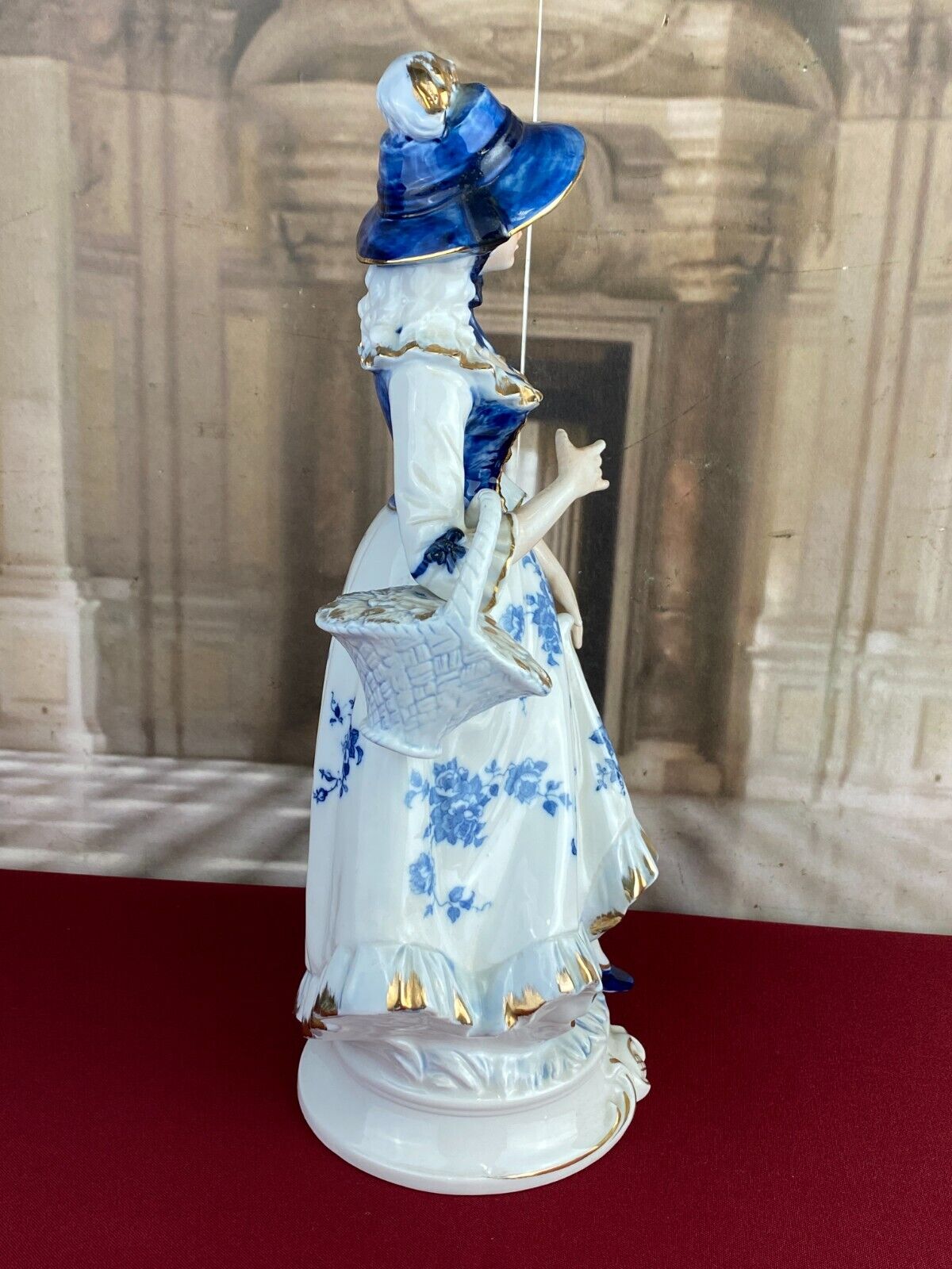 FIGUR AUS PORZELLAN TEILS HANDBEMALT GALANTE ROKOKO DAME MIT KORB 34cm – Bild 4