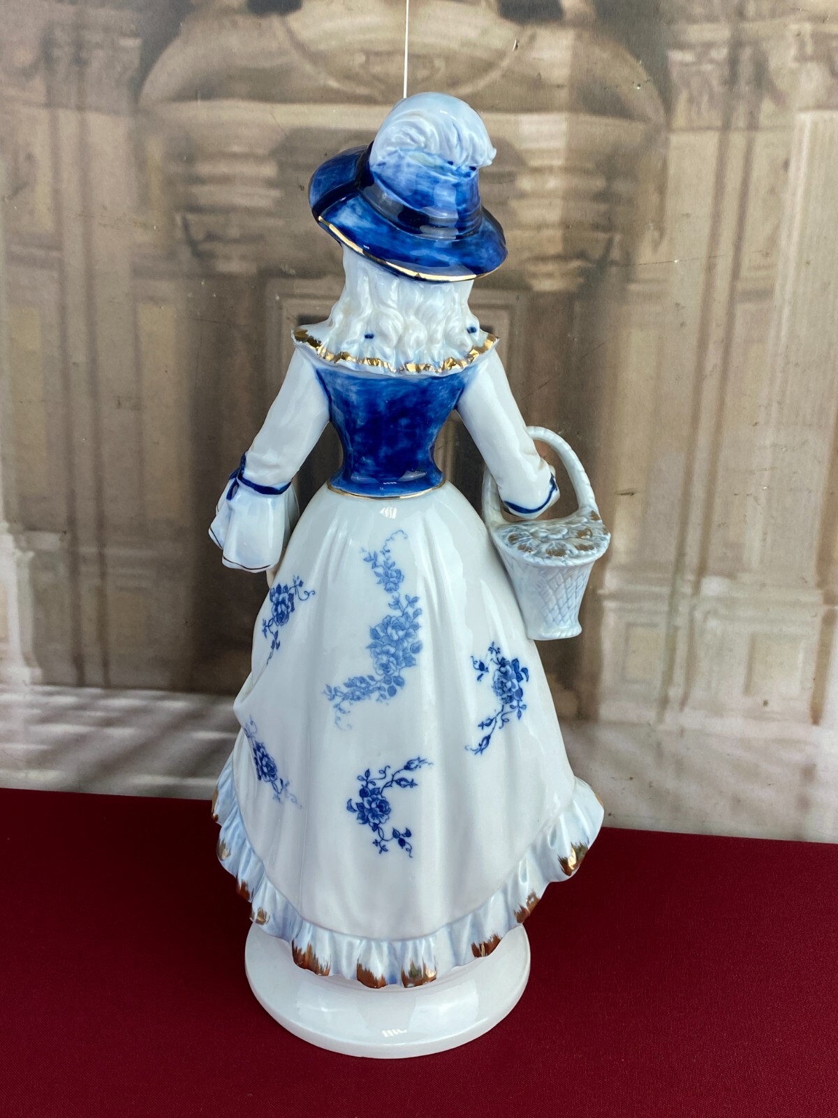 FIGUR AUS PORZELLAN TEILS HANDBEMALT GALANTE ROKOKO DAME MIT KORB 34cm – Bild 5