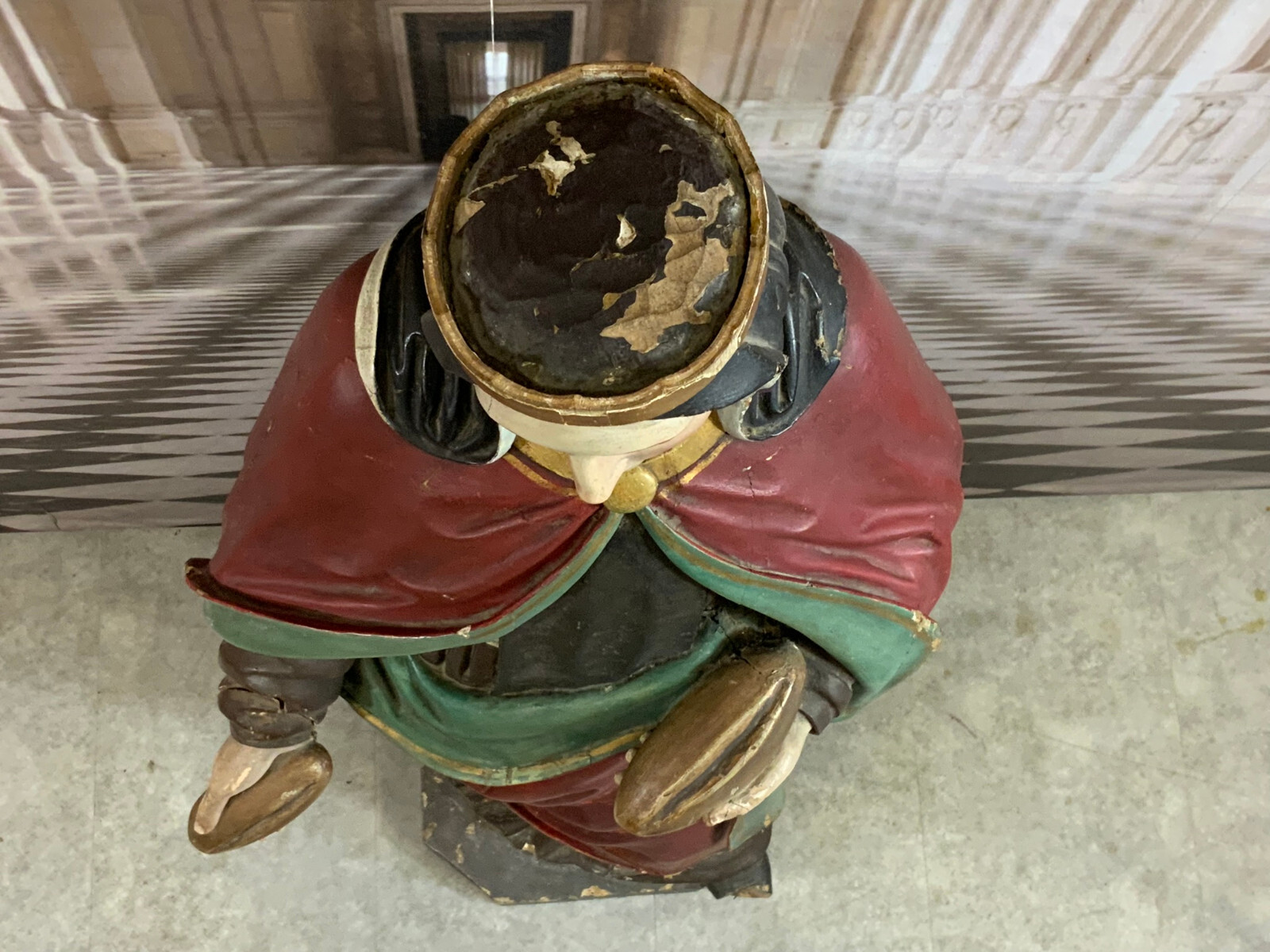 NAZARENER HEILIGENFIGUR HEILIGE MIT KRONE UND BROT ANTIK 19 TES JHDT 141cm – Bild 11