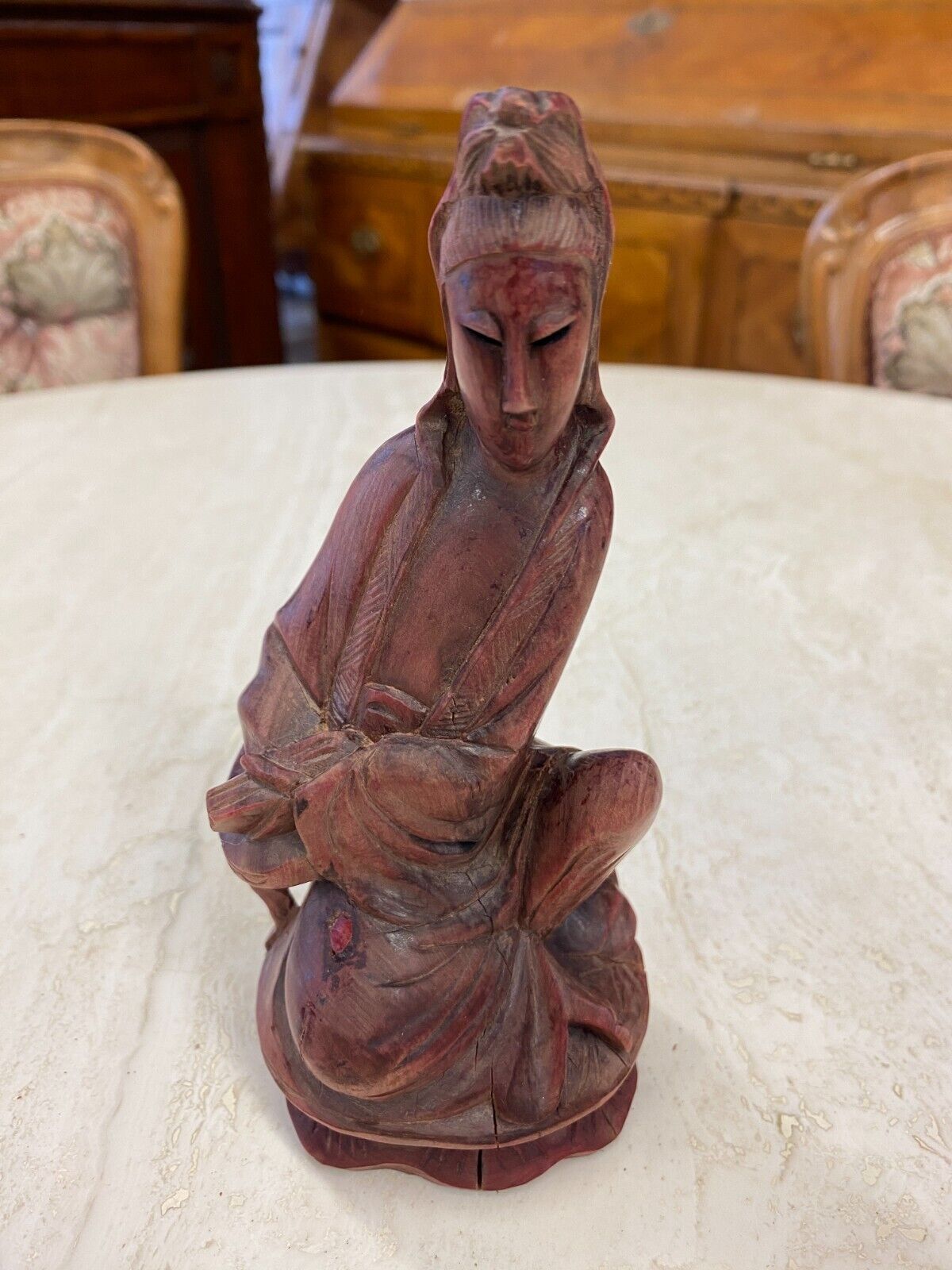 CHINA SKULPTUR AUS HOLZ SITZENDER MANN 15,5cm HOCH