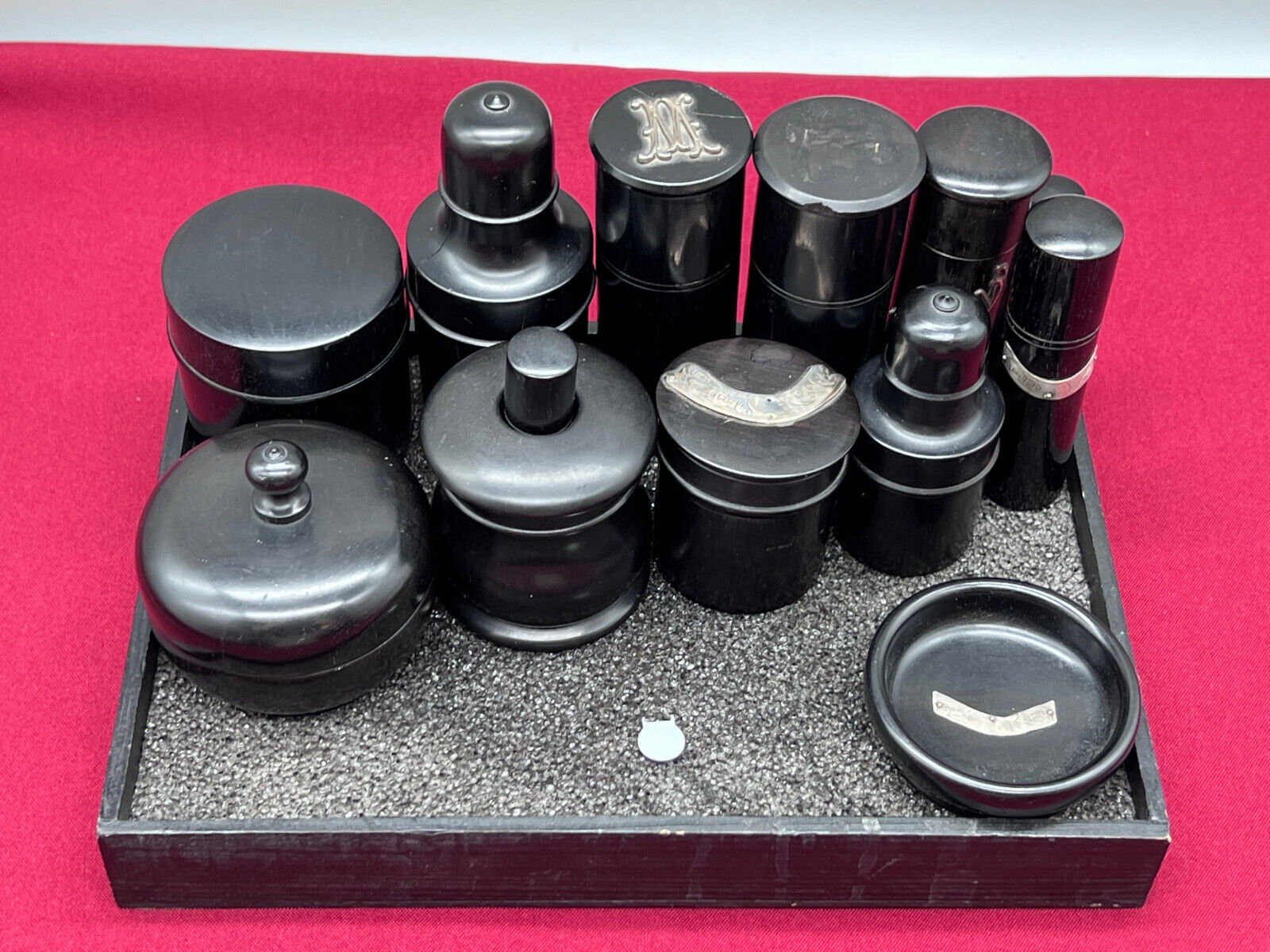 GROSSE SAMMLUNG TABATIEREN DOSEN AUS EBENHOLZ TEILS SILBER PLAKETTE MONOGRAMM – Bild 3