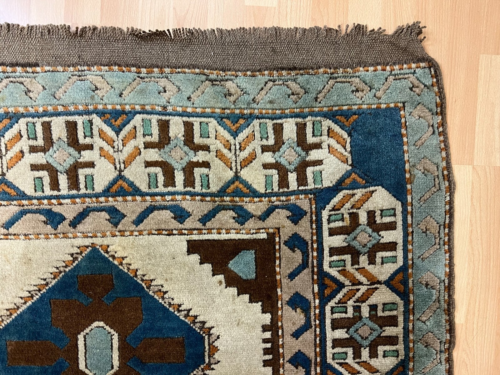 ALTER TEPPICH AUS WOLLE HANDGEKNÜPFT 140x193cm – Bild 4