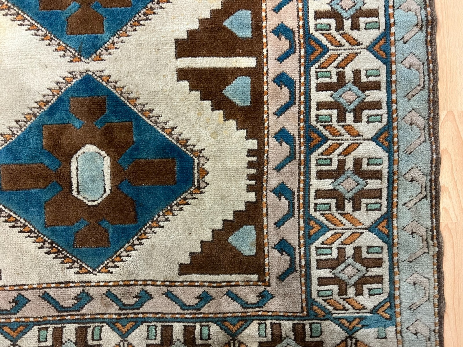 ALTER TEPPICH AUS WOLLE HANDGEKNÜPFT 140x193cm – Bild 8