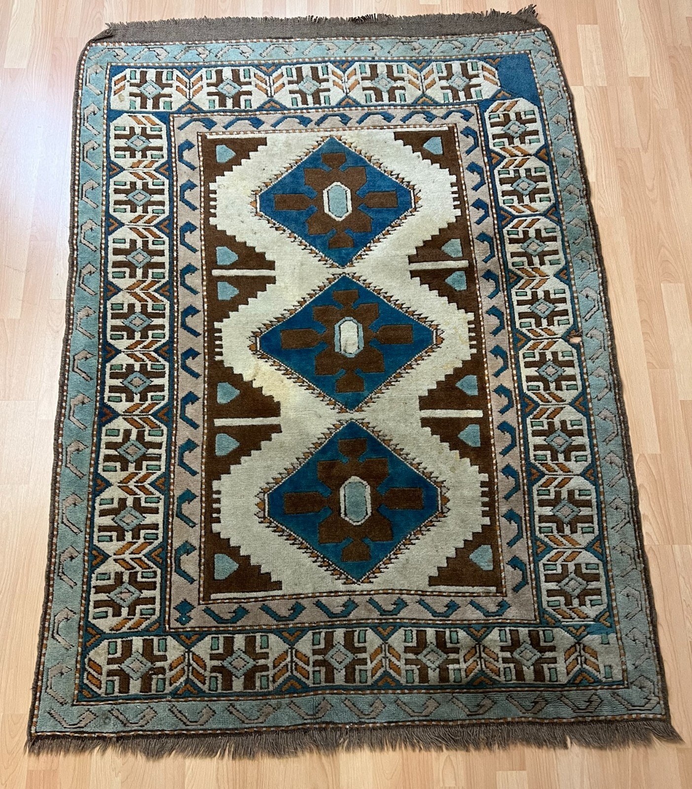 ALTER TEPPICH AUS WOLLE HANDGEKNÜPFT 140x193cm