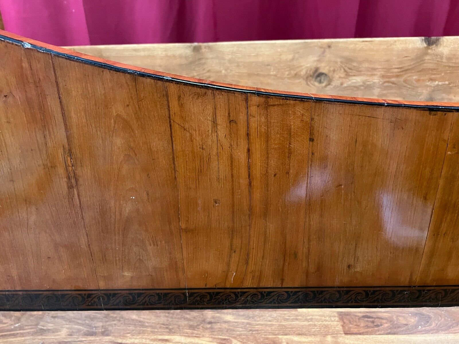 BIEDERMEIER BETTGESTELL ANTIK 19 TES JH NUSSBAUM FURNIER AMORETTEN BETT GESTELL – Bild 5