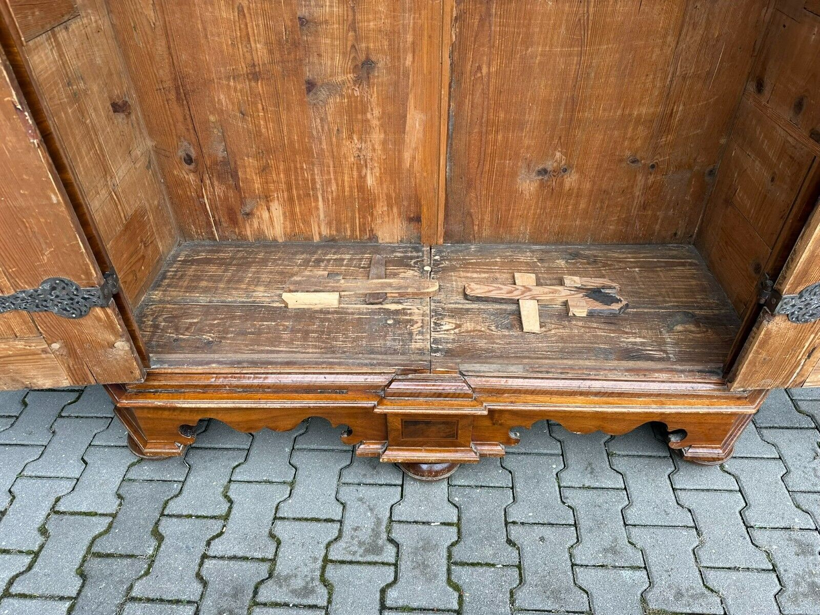 GROSSER BAROCKSCHRANK UM 1780 NUSSBAUM INTARSIEN KLEIDERSCHRANK BAROCK SCHRANK – Bild 21