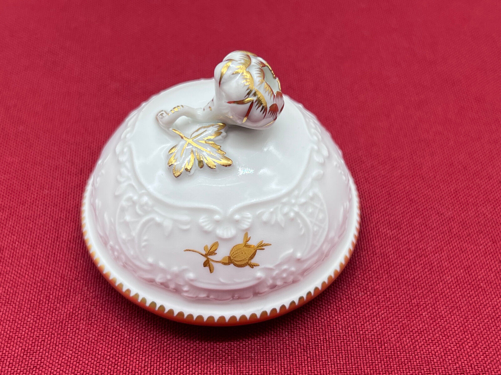 ANTIKE MOKKA KANNE AUS PORZELLAN MEISSEN NEUMARSEILLE GOLDBLUME GOLDZAHNKANTE – Bild 16