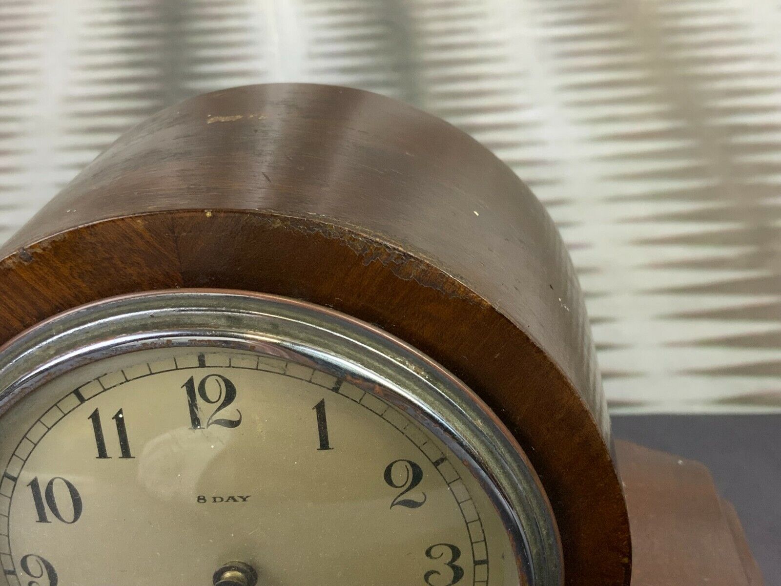 ART DECO TISCHUHR HOLZ GEHÄUSE MIT FEINEN INTARSIEN MADE IN BADEN ANTIKE UHR – Bild 4