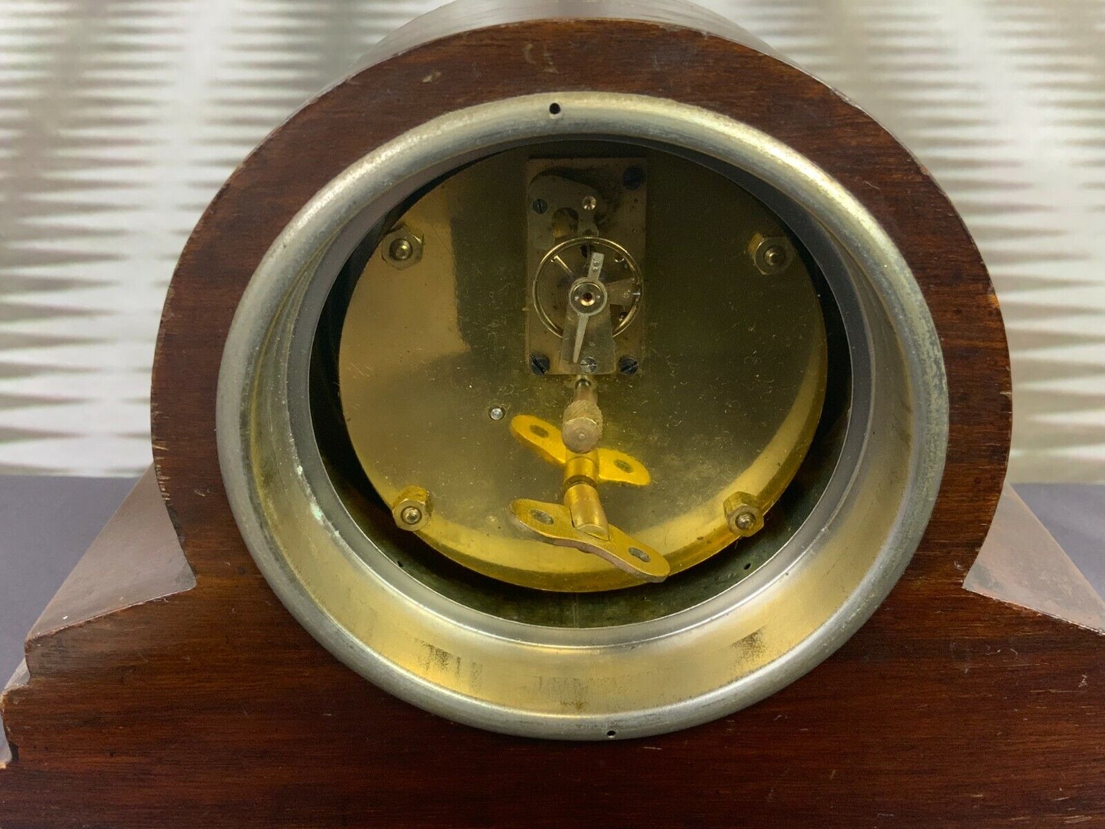 ART DECO TISCHUHR HOLZ GEHÄUSE MIT FEINEN INTARSIEN MADE IN BADEN ANTIKE UHR – Bild 10