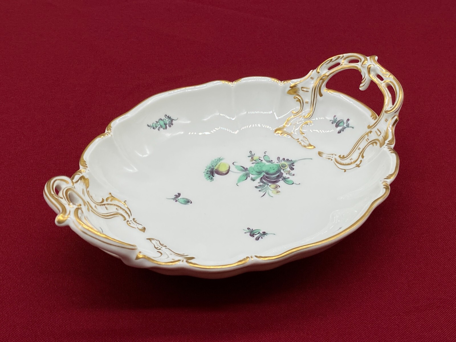 ROKOKO PORZELLAN SCHALE MIT HENKELN NYMPHENBURG TOP ZUSTAND HANDBEMALT