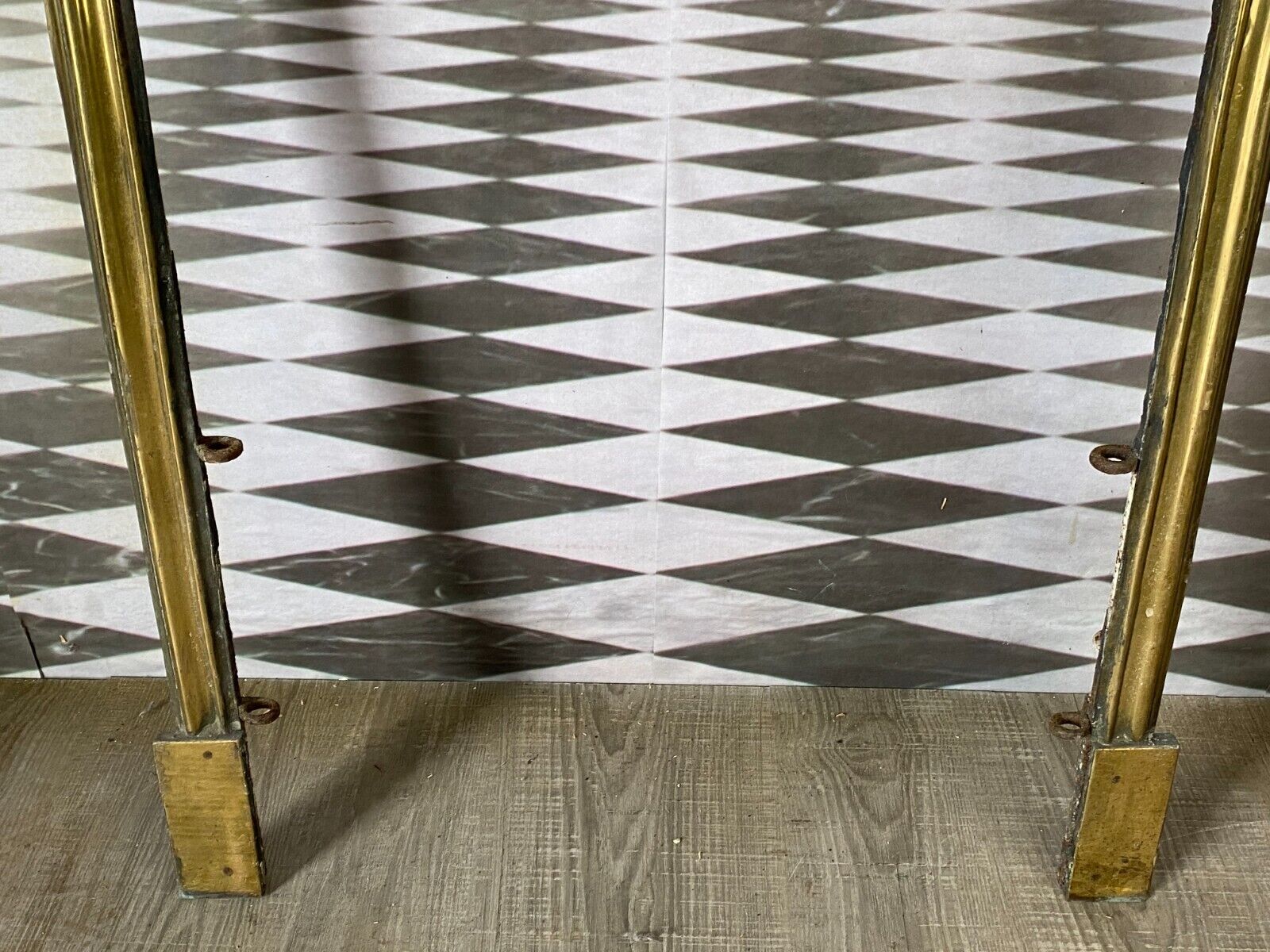 ANTIKE KAMIN ABDECKUNG FEUERSTELLE RAHMEN AUS EISEN UND MESSING HxB 118x65cm – Bild 6