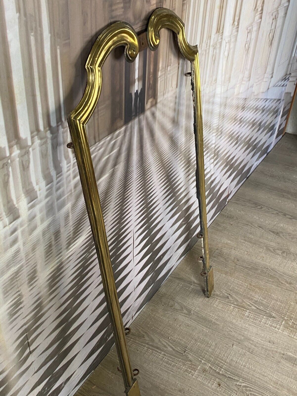 ANTIKE KAMIN ABDECKUNG FEUERSTELLE RAHMEN AUS EISEN UND MESSING HxB 118x65cm – Bild 7